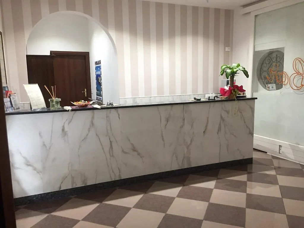 Hotel Moderno Piombino 3*,  Italy