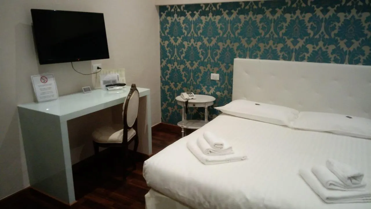 ***  Hotel Moderno Piombino Italy