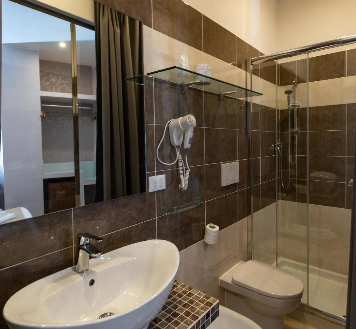 Antico Hotel Moderno Πιομπίνο